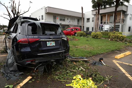 Las cifras preliminares de muertes por la destrucción ocasionada por el huracán Ian en Florida se elevan al menos a 15, según varios medios de EE.UU. Las estimaciones de pérdidas materiales aseguradas  oscil...