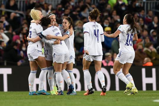 Claudia Zornoza celebra el gol que suponía el 1-2 para el Real Madrid