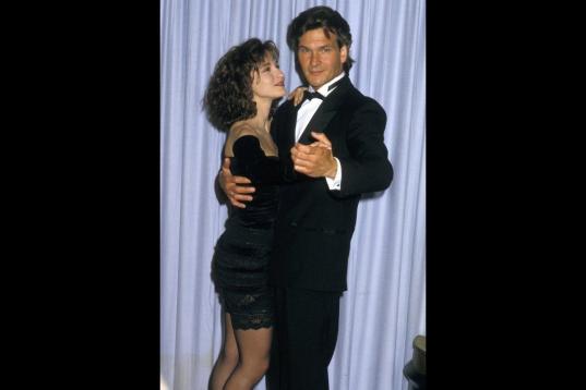 Jennifer Grey y Patrick Swayze en la 60ª edición de los Óscar.  