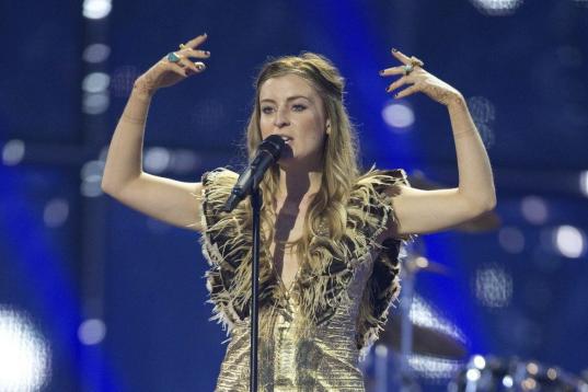 Molly, la representante del Reino Unido, canta su tema 'Children of the Universe' en un ensayo previo al festival de Eurovisión 2014, que se celebrará en Copenhague (Dinamarca) el sábado 10 de mayo de 2014.
