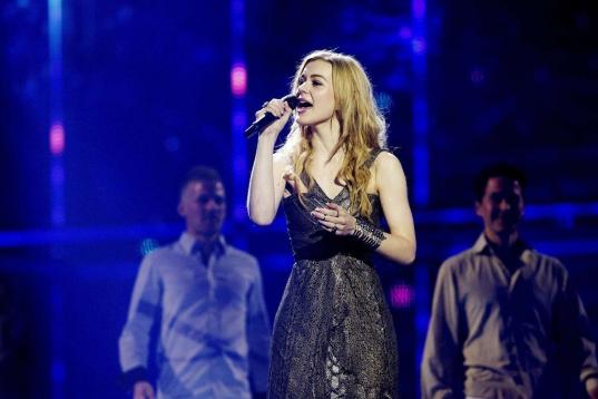 La ganadora del pasado festival de Eurovisión por Dinamarca,  Emmilie de Forrest, canta durante una gala previa al festival de Eurovisión 2014, que se celebrará en Copenhague (Dinamarca) el sábado 10 de mayo de 2014.