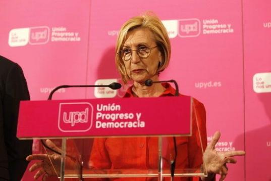 Rosa Díez, portavoz de UPyD, tras comparecer para comentar los resultados electorales y anunciar que no presentará su candidatrura para el Consejo de Dirección del partido. 