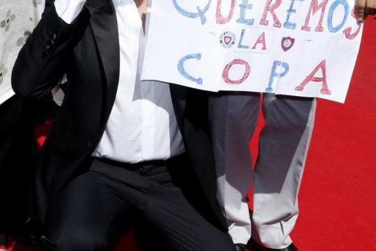 El actor Viggo Mortensen aprovechó la alfombra roja de la presentación de Le meraviglie para apoyar a los del San Lorenzo, que el próximo 24 de mayo jugarán contra el River Plate la final de la Copa Argentina.