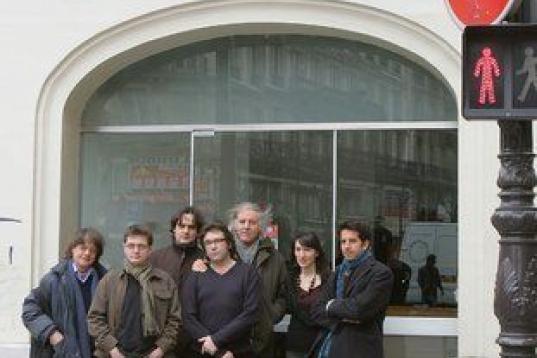 Foto de archivo de 2006 con miembros del equipo de 'Charlie Hebdo'