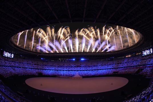 Imagen del exterior de los fuegos artificiales durante la ceremonia de apertura de los JJOO.