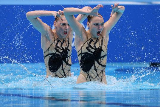 Las rusas Svetlana Kolesnichenko and Svetlana Romashina recuperaron una actuación que ya les valió el apodo de las 'viudas negras'