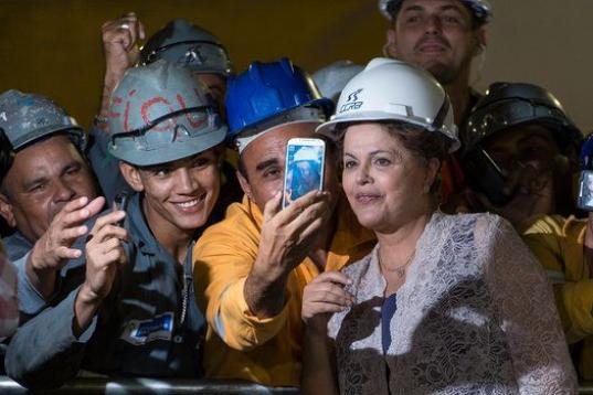 La presidenta brasileña en una visita al metro de Río de Janeiro el 2 de abril.