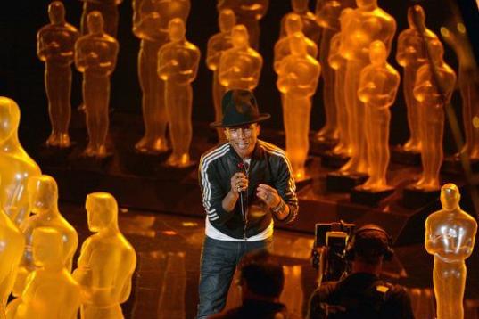 El temazo Happy de Pharrell fue una de las canciones del año, y su sombrero vintage, que paseó por todos lados, su mejor compañero. Rozaron el Oscar juntos.
