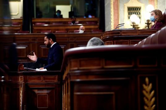 El diputado de Vox por Barcelona, Ignacio Garriga presenta la moción de censura de su partido.