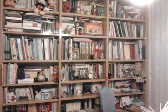 @1955clio 
@HuffingtonPost  #mibiblioteca . Muy recargada, con mucho libro y batiburrillo. Me gusta mucho. pic.twitter.com/1bsSFy0fr5