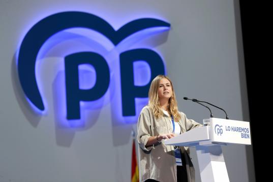 La presidenta de Nuevas Generaciones del partido, Beatriz Fanjul durante su intervención por la mañana.