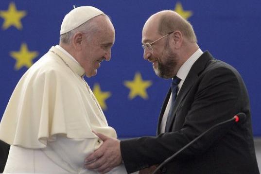Hasta el papa Francisco ha estado y ha dado un discuso ante la Cámara. Fue en noviembre de 2014, en la sede de Estrasburgo, y los habituales cuentan que pocas veces habían visto tanta prensa y tanto revuelo.