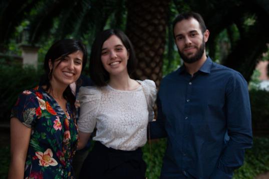 Marina Velasco, Lucía Manchón y Daniel Templeman, traductores de 'El HuffPost'