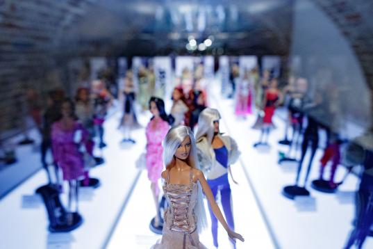 La Barbie vestida por Versace.