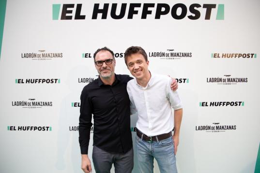 El director de 'El HuffPost', Guillermo Rodríguez, e Íñigo Errejón (Podemos)