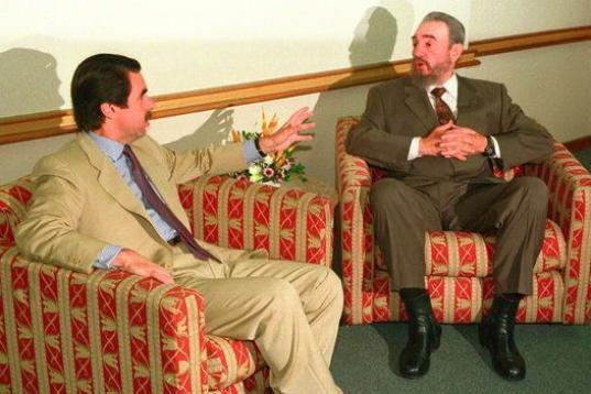 Encuentro bilateral entre José María Aznar y Fidel Castro en Río de Janeiro con ocasión de la Cumbre entre países latinoamericanos y europeos el 28 de junio de 1999. 