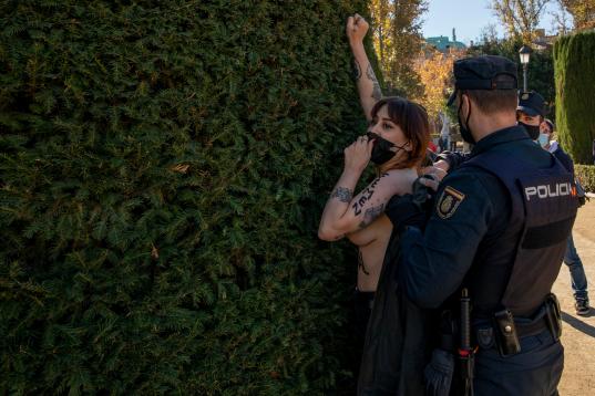 FEMEN irrumpe en un acto franquista en Madrid