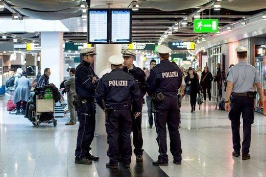 La presencia policial se ha incrementado en el aeropuerto de Dusseldorf.