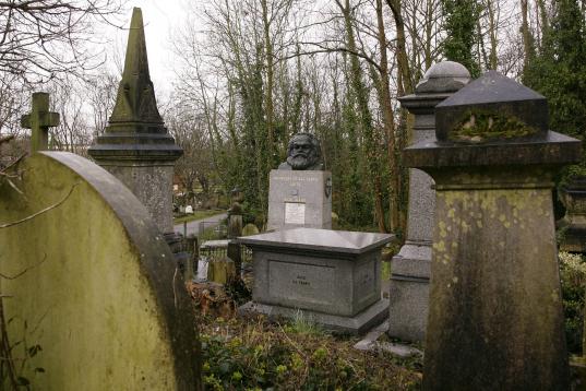 Tumba de Marx en el cementerio de Highgate, al norte de Londres. 