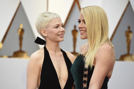 Michelle Williams y Busy Phillips