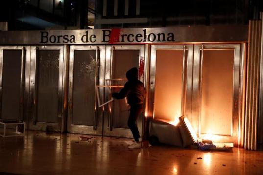 Disturbios en Barcelona por Pablo Hasél.