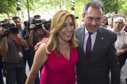 El PSOE recupera la joya de Sevilla. El alcalde será Juan Espadas, a quien ha acompañado Susana Díaz.
