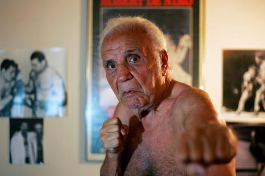 Jake LaMotta, legendario campeón de boxeo que inspiró la película Toro Salvaje del cineasta Martin Scorsese, murió el 20 de septiembre a los 95 años.

El boxeador, que había ganado un título mundi...