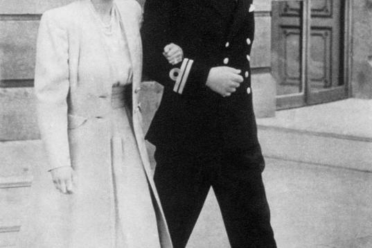 Isabel II y el duque de Edimburgo en 1947.