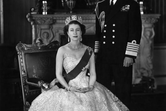 Isabel II y Felipe de Edimburgo tras la coronación de la reina en 1953.
