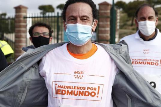 Edmundo Bal con su lema "Madrileños por Edmundo"