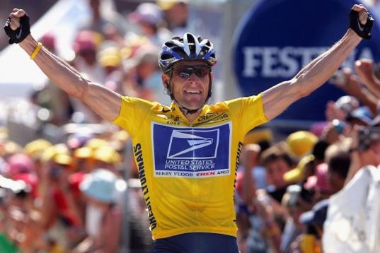 En 2004 celebraba así su victoria en la etapa 17 del Tour. También ganaría esta vez.