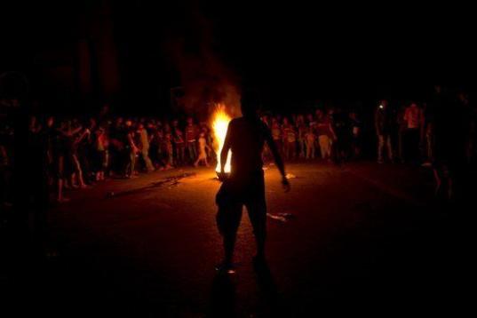 Protestas en Rafah, al sur de la Franja, en la frontera con Egipto, ante la falta de electricidad. 