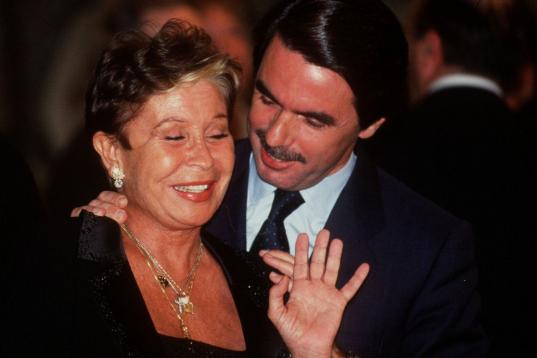 Morgan junto al expresidente del Gobierno José María Aznar durante un acto público