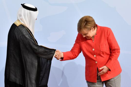 Merkel recibe al ministro de Arabia Saudí Ibrahim Abdulaziz Al-Assaf