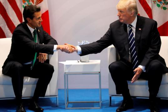 El presidente mexicano, Enrique Peña Nieto, y su homólogo estadounidense, Donald Trump, durante su encuentro bilateral