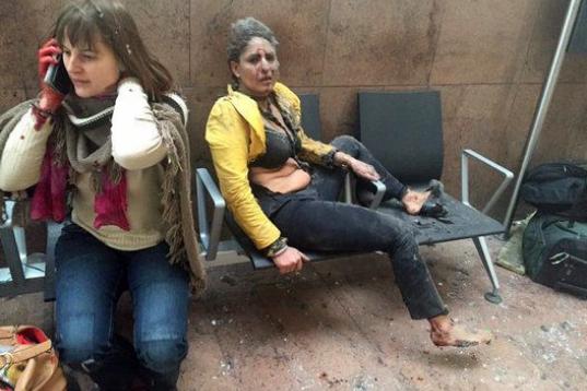 Dos mujeres heridas en las explosiones del aeropuerto. Imagen de Georgian Public Broadcaster, fotografía de Ketevan Kardava.