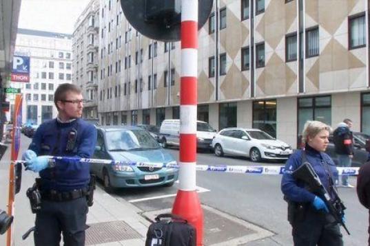 La policía acordona la zona de la parada de Maelbeek-Maalbeek.