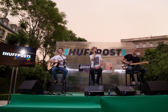 Alejo Stivel, músico y bloguero de El HuffPost, puso banda sonora a la fiesta.