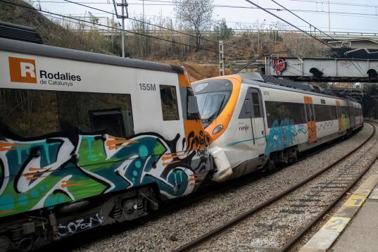 La colisión entre dos trenes en la estación de Montcada i Reixac, en Barcelona, el miércoles 7 de diciembre, que ha dejado al menos 155 heridos.  