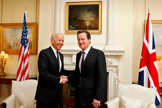 Con el ex primer ministro de Reino Unido, David Cameron (2013)