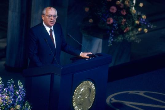 El expresidente soviético en su discurso de aceptación del Premio Nobel de la Paz. 