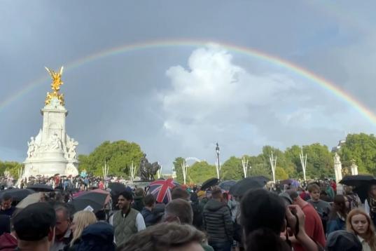Tarde de lluvias y arco iris en Londres.