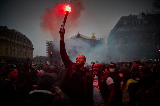 Imagen de las protestas en París contra la reforma de las pensiones de Macron