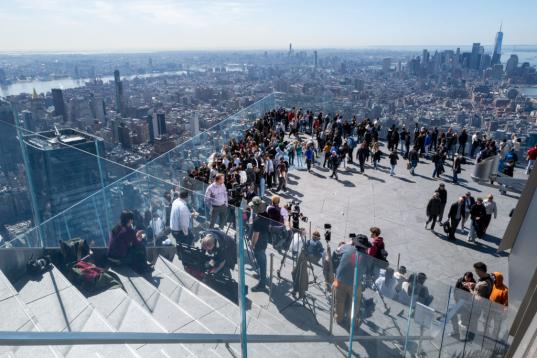 Coger un hueco en alguna azotea, como esta de Nueva York, casi un imposible salvo que lleves horas esperando