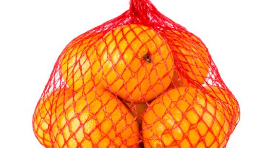 La razón por la que la malla de las naranjas es de color rojo: 