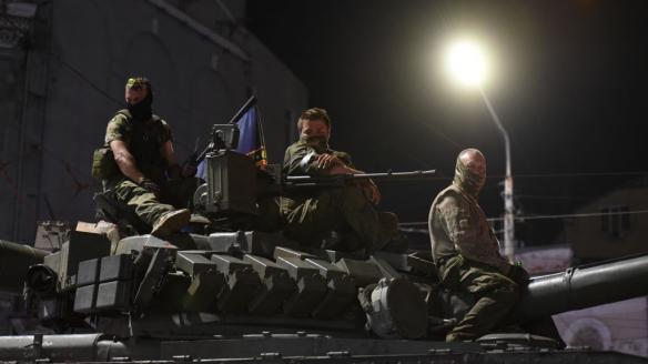 Integrantes del grupo de mercenarios Wagner, tras la toma del aeródromo y base de operaciones de Rostov (Rusia).