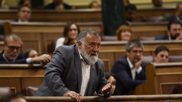 El diputado socialista Herminio Sancho durante la primera votación en la segunda jornada del debate de investidura de Alberto Núñez Feijóo.