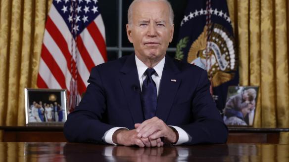 Joe Biden en el discurso emitido esta noche en el Despacho Oval de la Casa Blanca.