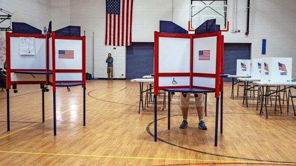 Centro de votación para las primarias de EEUU en el estado de Virginia