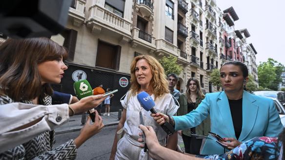 La cabeza de lista de Sumar al Parlamento Europeo, Estrella Galán, a su llegada este domingo al Espacio Larra, en Madrid, para seguir los resultados de las elecciones europeas.